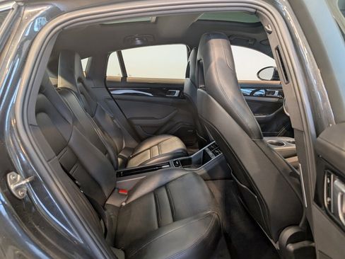 Used 2018 Porsche Panamera 4S image 28