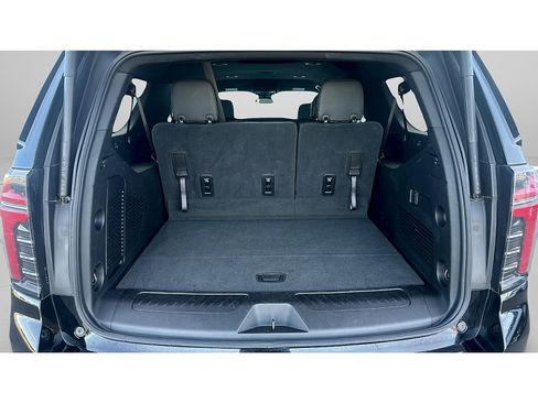 Used 2025 Chevrolet Suburban LT AWD/4WD image 30