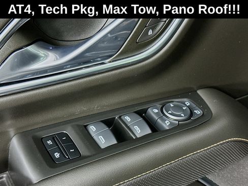 Used 2024 GMC Yukon AT4 w/ Technology Package AWD/4WD image 19