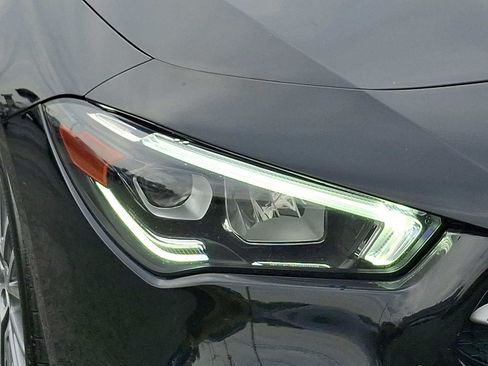 Used 2023 Mercedes-Benz CLA 250 4MATIC image 9