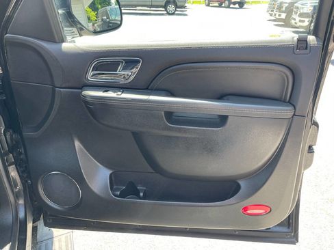 Used 2014 Cadillac Escalade Platinum image 39