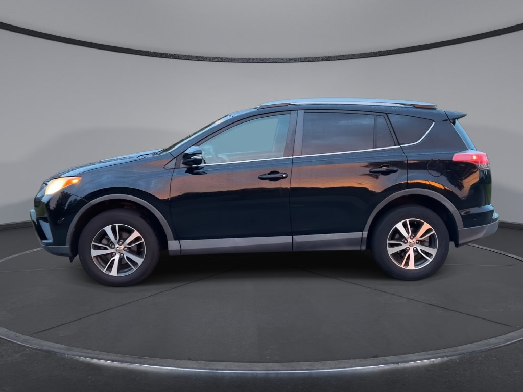 Used 2018 Toyota RAV4 XLE FWD image 5
