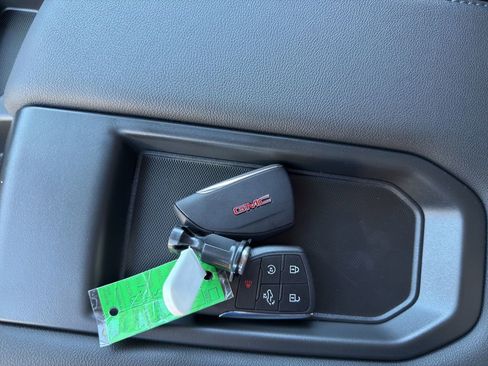 New 2026 GMC Sierra 1500 Elevation image 25