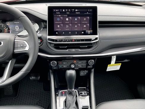 New 2026 Jeep Compass Latitude image 7