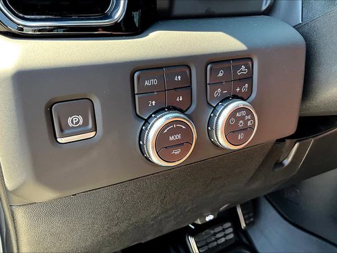 Used 2025 GMC Sierra 3500 Denali Ultimate image 13