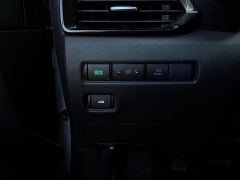 Used 2025 Nissan Sentra SV FWD image 23
