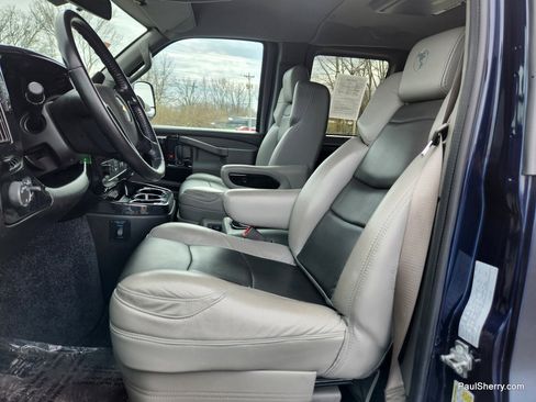 Used 2024 Chevrolet Express 2500 w/ Driver Convenience Package image 40