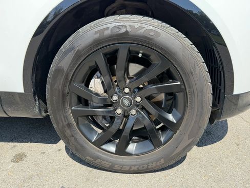 Used 2018 Land Rover Discovery HSE Luxury image 11