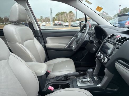 Used 2017 Subaru Forester 2.5i Limited image 12