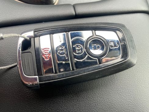 Used 2025 Toyota Crown XLE image 22