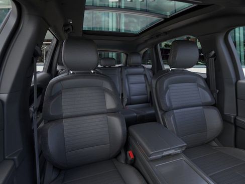 New 2025 Lincoln Nautilus Reserve image 10