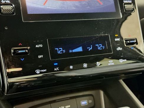 Used 2024 Hyundai Santa Cruz SEL image 13