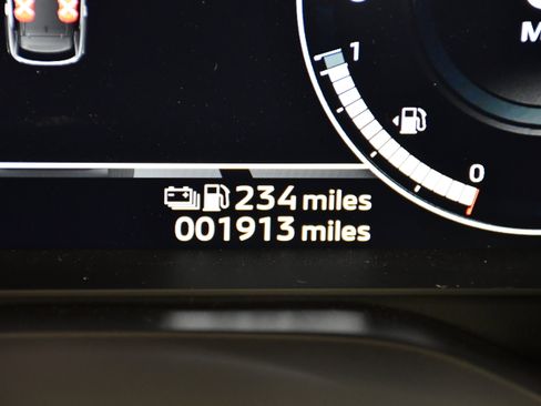 Used 2025 Mitsubishi Outlander SEL image 17