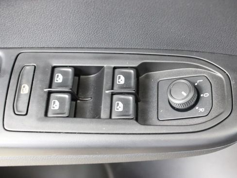Used 2024 Volkswagen Taos S FWD image 17