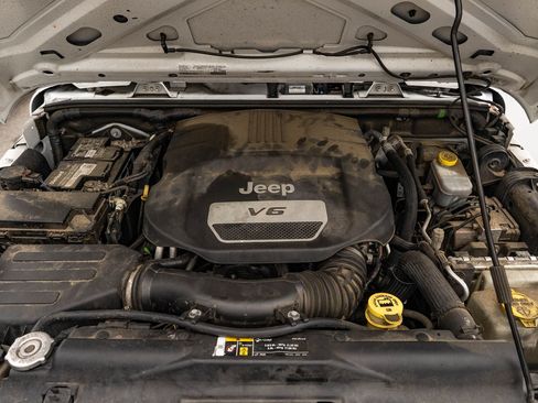 Used 2018 Jeep Wrangler Unlimited Sport S AWD/4WD image 21