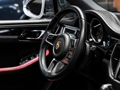 Used 2017 Porsche Macan S image 17