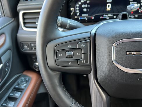 Used 2024 GMC Yukon Denali Ultimate AWD/4WD image 32