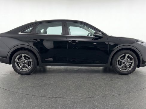 Used 2025 Kia K4 FWD image 11
