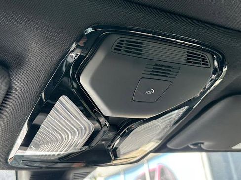 Certified 2025 BMW 330i xDrive Sedan AWD/4WD image 29