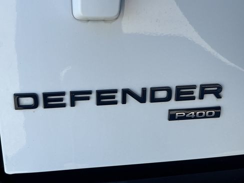 Used 2023 Land Rover Defender 130 X-Dynamic SE image 11