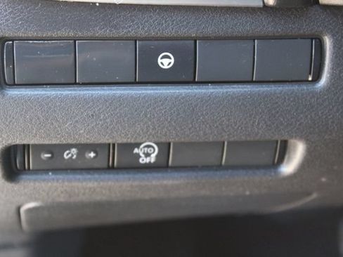 Used 2023 Nissan Rogue SV FWD image 11