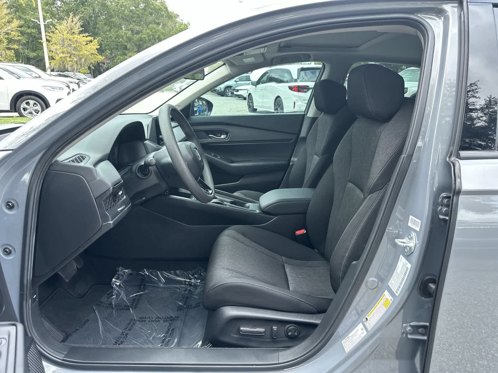 Used 2025 Honda Accord SE image 2