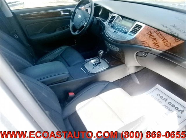 Used 2011 Hyundai Genesis 3.8 RWD image 5