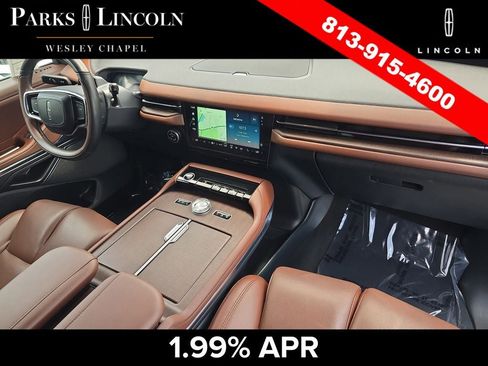 Certified 2025 Lincoln Navigator Reserve AWD/4WD image 11