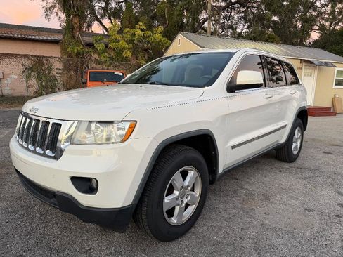 Used 2012 Jeep Grand Cherokee Laredo image 1