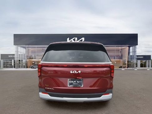 New 2026 Kia Carnival EX FWD image 5