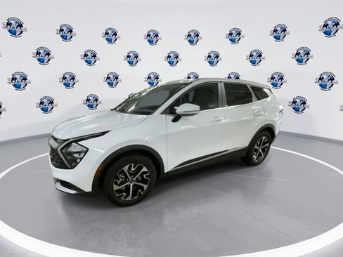 Certified 2023 Kia Sportage EX image 4