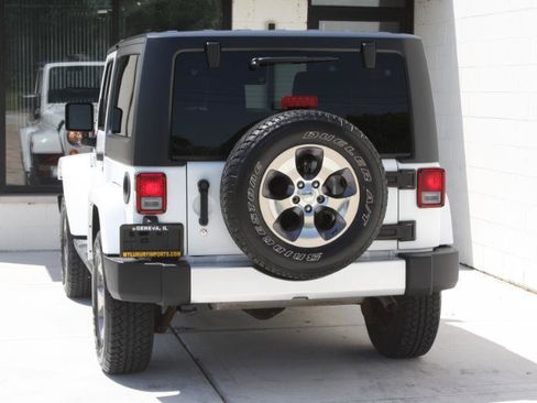 Used 2016 Jeep Wrangler Sahara w/ Dual Top Group AWD/4WD image 12