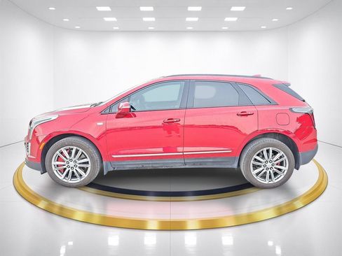 Certified 2025 Cadillac XT5 Sportv w/ LPO, Floor Liner Package AWD/4WD image 8