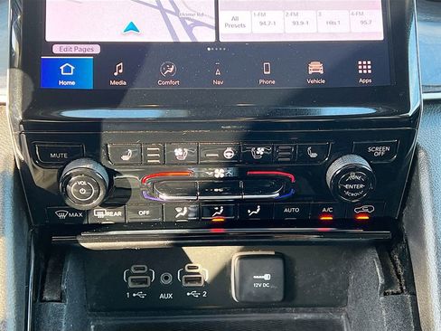 Used 2022 Jeep Grand Cherokee L Limited w/ Luxury Tech Group II image 12