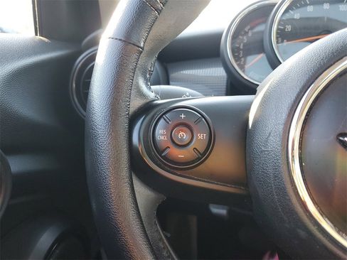 Used 2017 MINI Cooper 4-Door Hardtop image 20