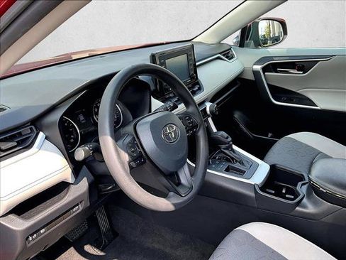 Used 2022 Toyota RAV4 XLE w/ Convenience Package FWD image 13