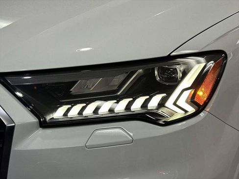 Used 2023 Audi Q7 3.0T Premium Plus w/ Premium Plus Package AWD/4WD image 5
