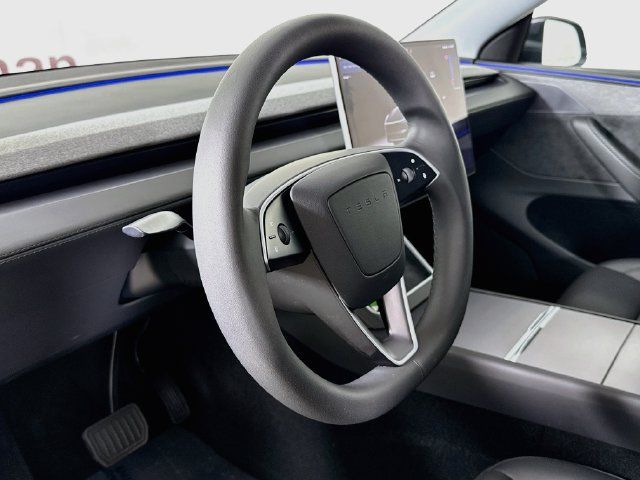Used 2026 Tesla Model Y AWD image 10