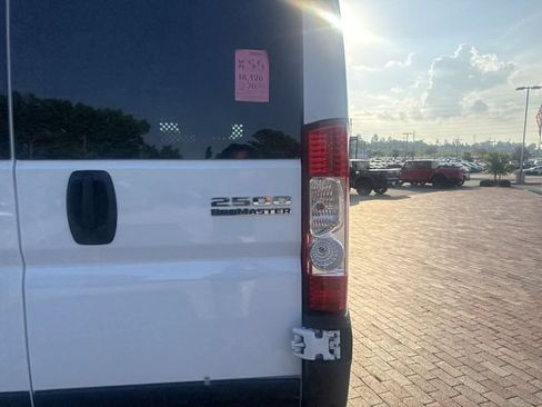 Used 2025 RAM ProMaster 2500 w/ U-Haul Equipment Group FWD image 11