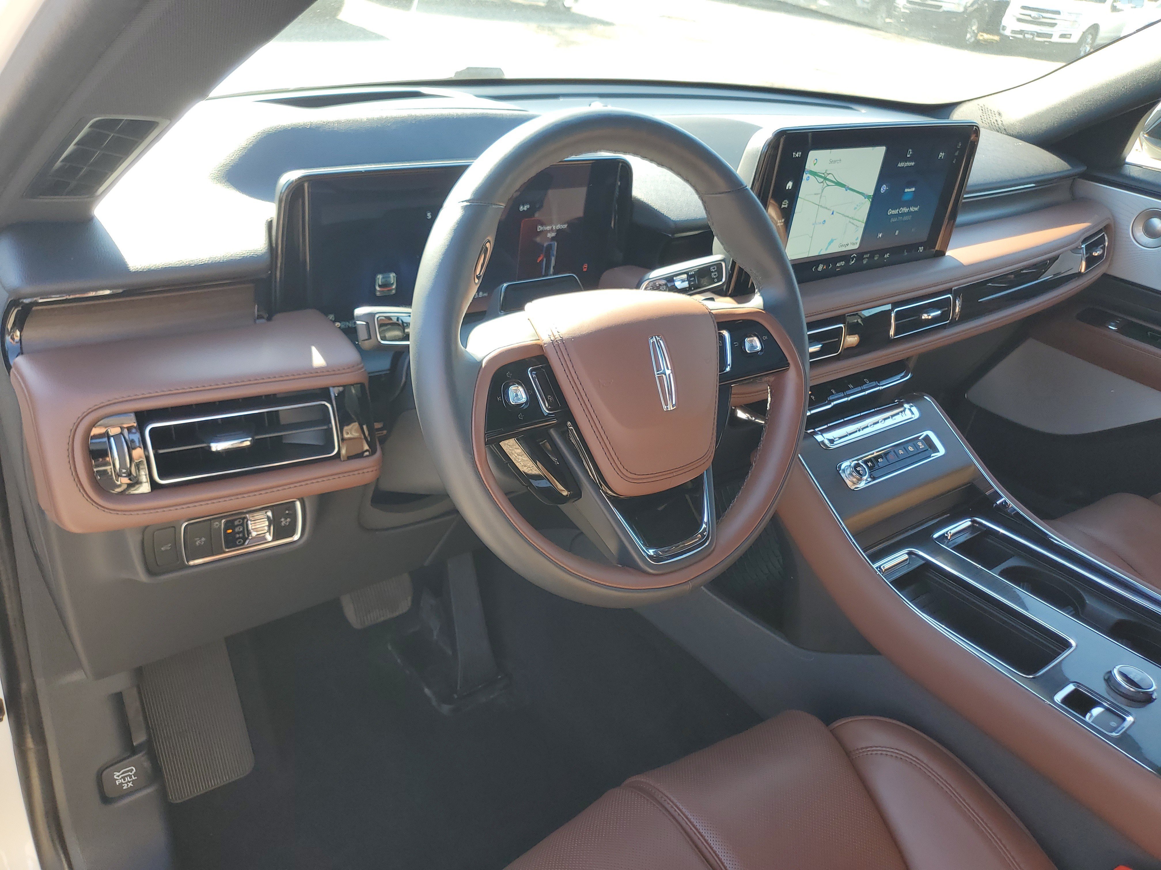 Used 2025 Lincoln Aviator Reserve w/ Equipment Group 201A AWD/4WD image 13