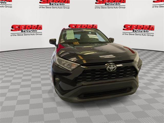Certified 2021 Toyota RAV4 XLE w/ Convenience Package FWD image 4