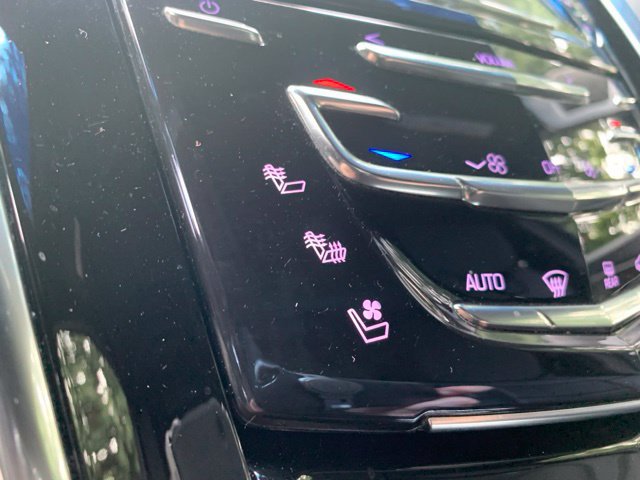 Used 2018 Cadillac Escalade Platinum AWD/4WD image 26