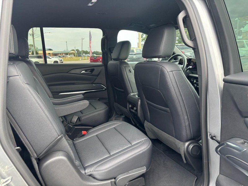 Used 2026 Chevrolet Traverse LT AWD/4WD image 12