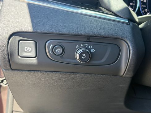 Used 2021 Buick Enclave Avenir AWD/4WD image 19