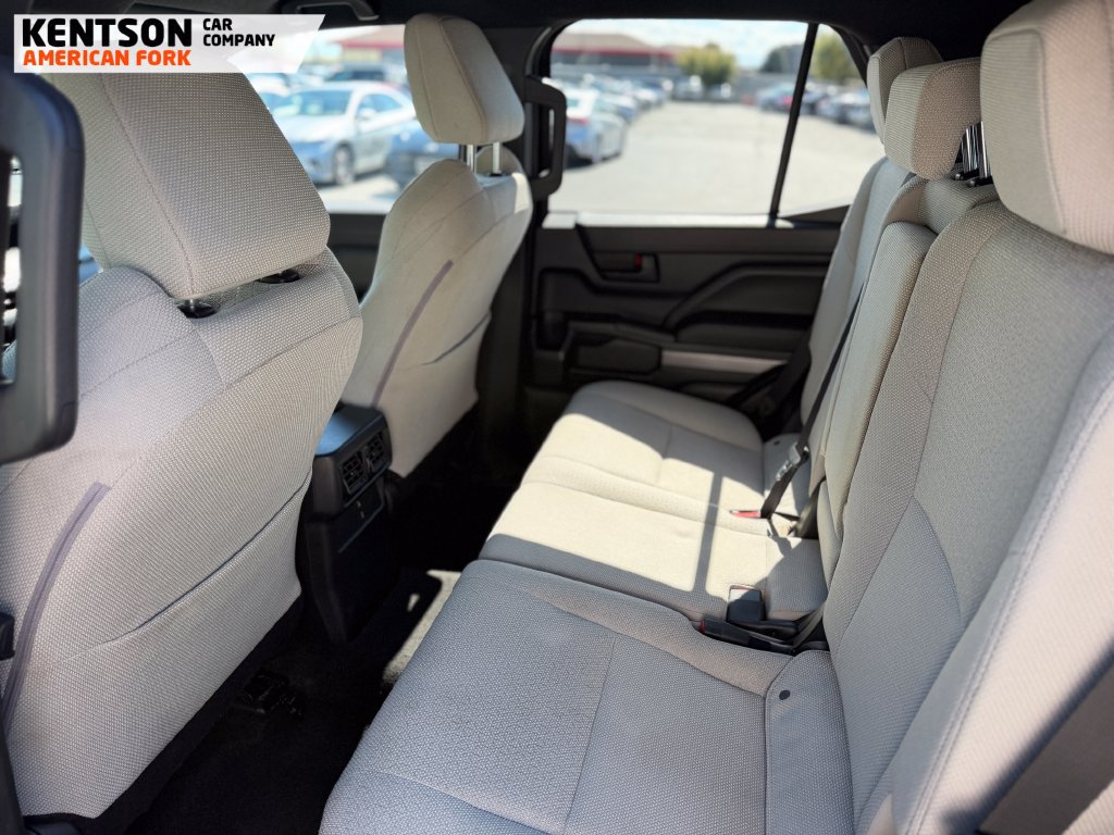 Used 2025 Toyota 4Runner SR5 AWD/4WD image 31