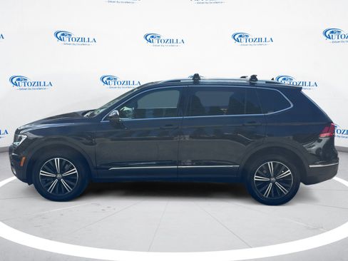 Used 2018 Volkswagen Tiguan SEL FWD image 2