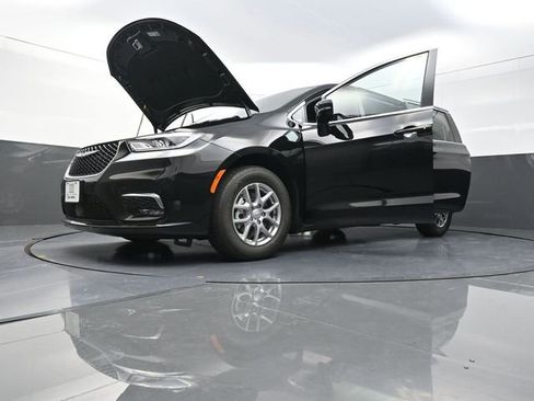 New 2026 Chrysler Pacifica Select image 28