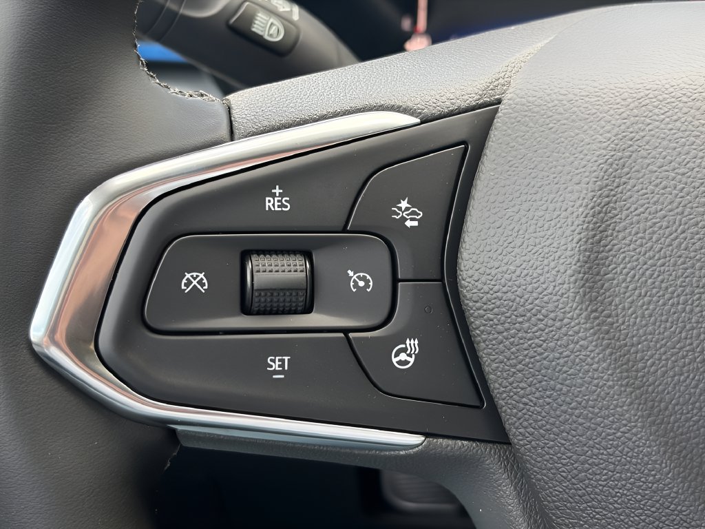 New 2026 Chevrolet Trax LT w/ Midnight Edition FWD image 17