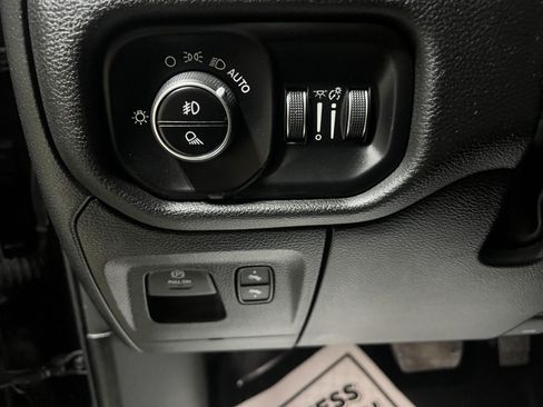 Used 2024 RAM 1500 Laramie AWD/4WD image 17