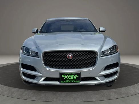 Used 2017 Jaguar F-PACE Prestige image 3